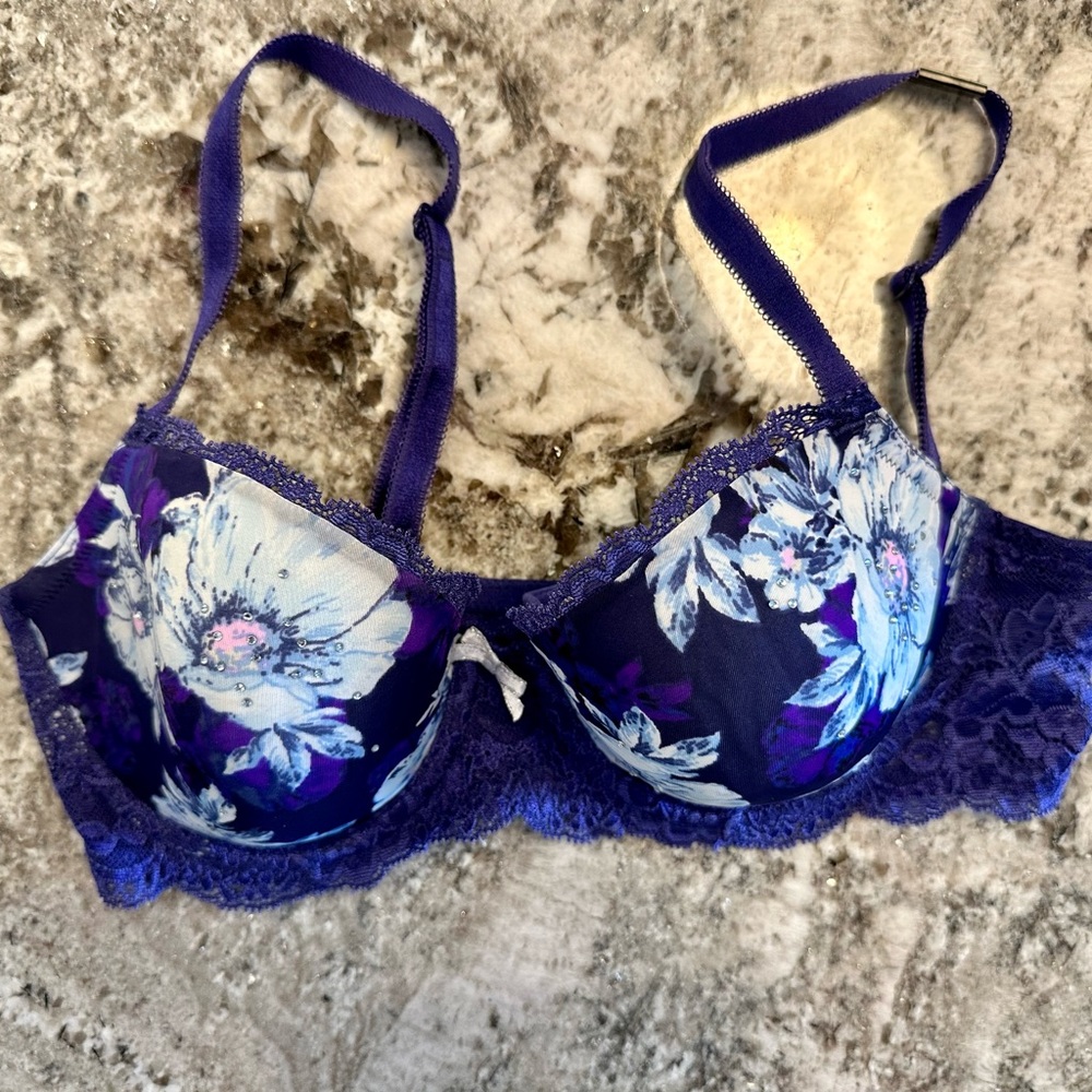 NWT - 34C Victoria Secret rhinestone bling’d flower bra
